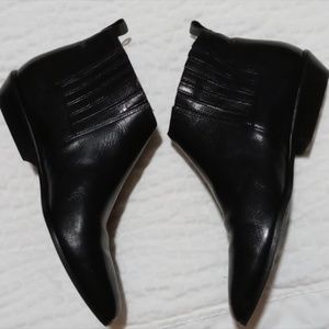 Black bootie shoes